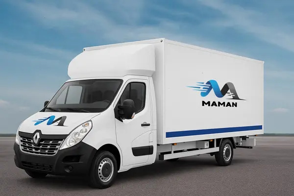 Camion de entrega Maman en dia soleado